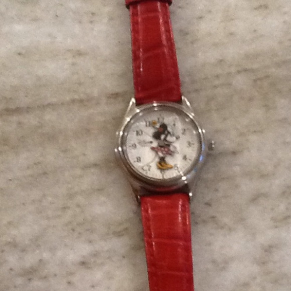 Disney Collection Minnie Mouse Watch - Picture 2 of 3